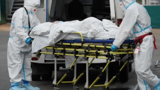 Por un rebrote de coronavirus, Letonia reimpone el confinamiento estricto y el toque de queda nocturno