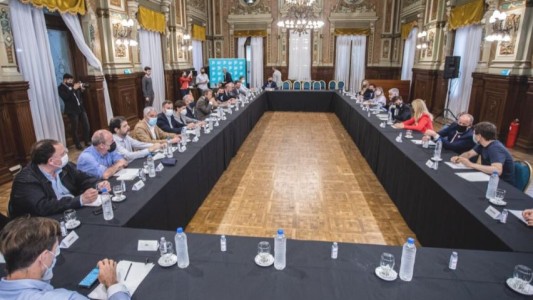 Feletti e intendentes bonaerenses se juntaron para fiscalizar el congelamiento de precios