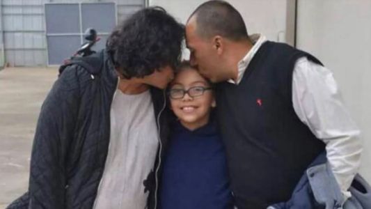 Salta: la mamá de una nena trans denunció que las maestras la llaman por su nombre anterior y la tratan de varón
