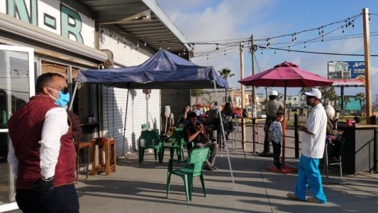 Fueron a un bar de playa y un detalle de la cuenta los espantó