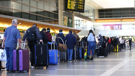 Los menores de 18 años no necesitarán estar vacunados contra el coronavirus para entrar a Estados Unidos