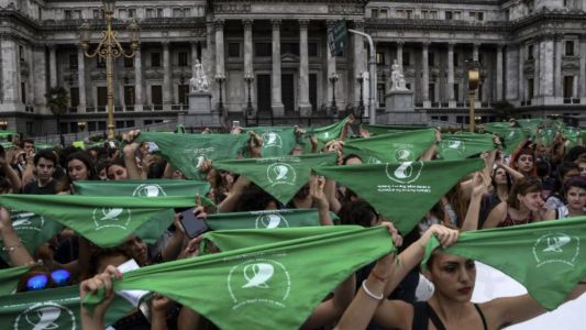 La carta de un padre antiaborto a su hija que está a favor: "No fuiste planeada, pero con tu madre decidimos seguir adelante con tu vida”