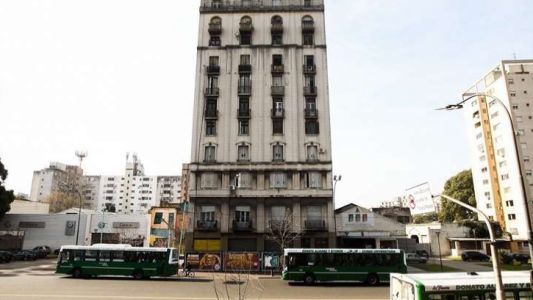 Demolerán el edificio Marconetti para extender el Metrobus del Bajo