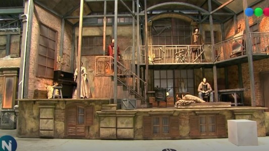 Video: Colón Fábrica, un paseo monumental por vestuarios y escenografías de célebres obras