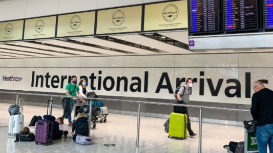 Reino Unido eliminó la lista roja de países con riesgo de coronavirus