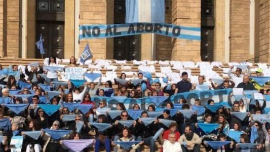 Médicos mendocinos hicieron un "chaquetazo" en contra del aborto