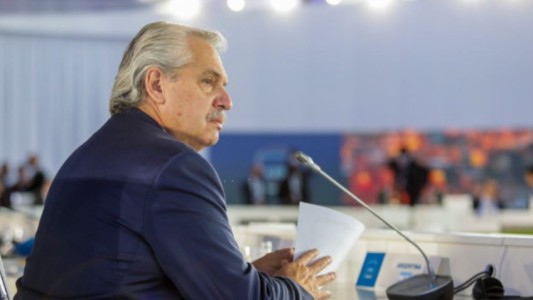 Alberto Fernández arribó a Escocia para participar de la cumbre climática COP26