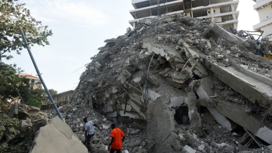 Nigeria: al menos cuatro muertos por el derrumbe de un edificio de 21 pisos