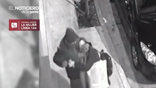 Video: con el cuchillo en la garganta