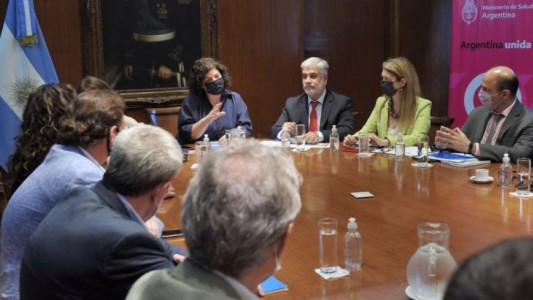 El Gobierno le pidió a los laboratorios congelar los precios de medicamentos hasta enero