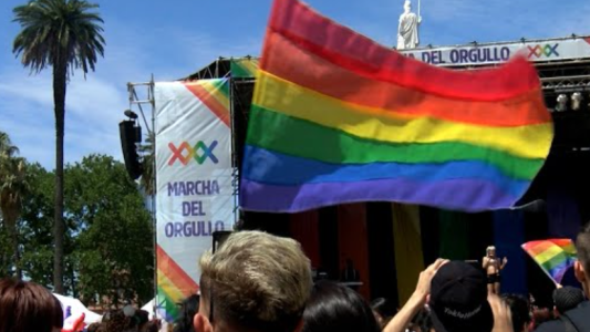 Miles de personas se movilizan por la Avenida de Mayo en la 30º edición de la Marcha del Orgullo