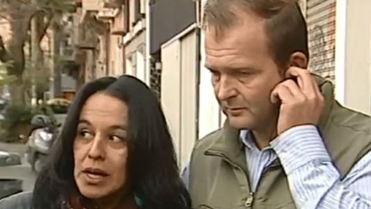 El cuerpo de su hijo fue encontrado en una plaza de Palermo y buscan testigos
