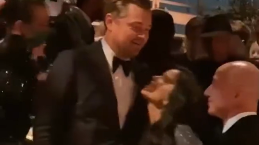 ¿Billetera mata galán? La novia de Jeff Bezos coqueteó con DiCaprio adelante del millonario