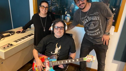 Charly García recibió su "guitarra química"