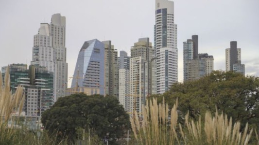 Cuántos años de trabajo se necesitan para comprar un departamento en las principales ciudades del mundo