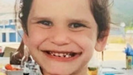 Buscan el cuerpo de una nena de 6 años que fue encerrada en una jaula de perros y asesinada por sus padres