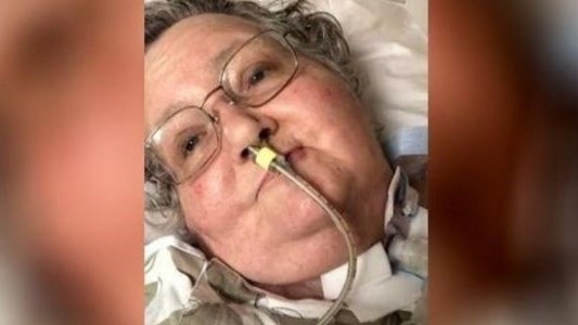 La mujer que despertó de un coma de covid justo el día que la iban a desconectar y hacerle el funeral