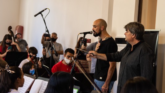 Abel Pintos sorprendió a la Orquesta Municipal Infanto Juvenil de Mar del Plata