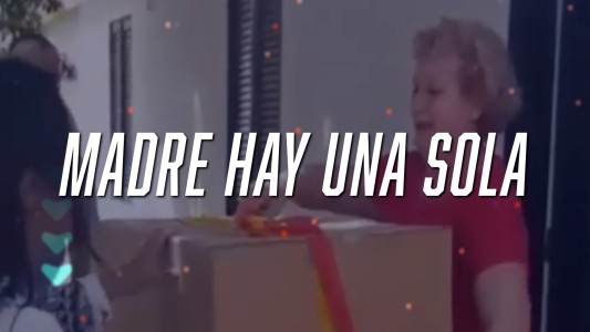 La emoción de una madre al reencontrarse con su hijo después de tres años - #FlashChat