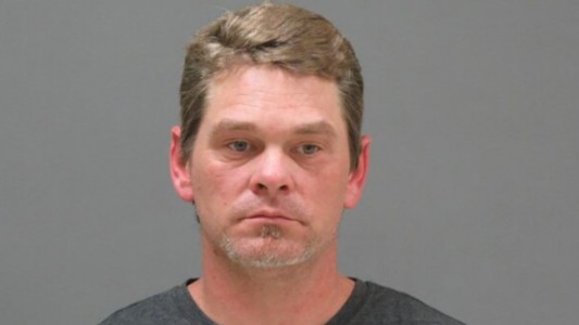 Padre mató a golpes a su bebé de dos meses para "calmarla" y culpa al gato