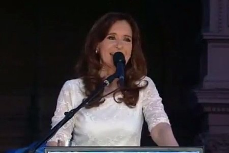 Desde Facebook, Cristina pidió "una Argentina sin censuras"