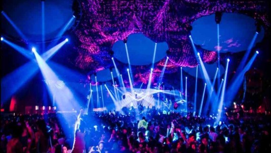 Un infectado con la variante Ómicron estuvo en una fiesta con 2.000 personas en Dinamarca