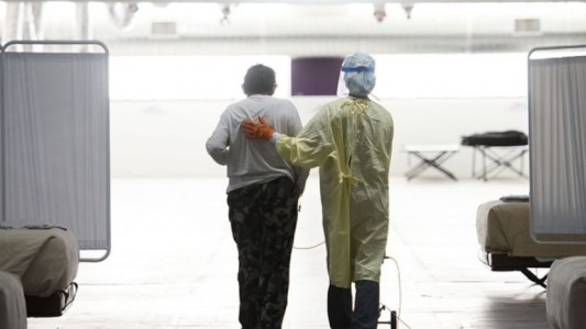 Un nuevo caso de la variante ómicron en Estados Unidos indica que hay transmisión comunitaria en el país