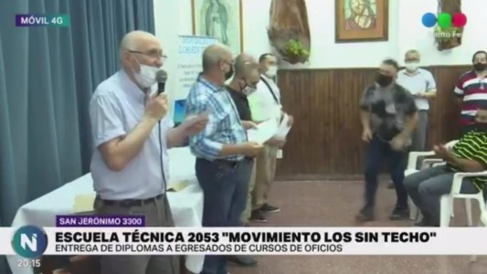 Egresaron los alumnos de la escuela de oficios del Movimiento Los Sin Techo de Santa Fe