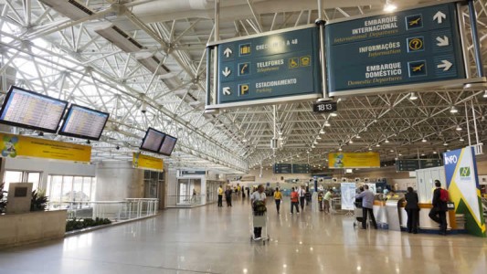 Brasil anunció que los no vacunados deberán hacer cuarentena al ingresar al país