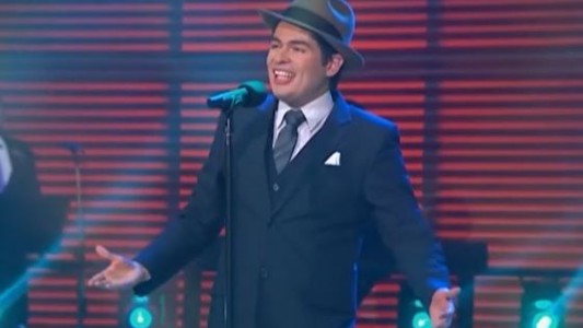 Imitó a Gardel e hizo llorar al jurado en la TV colombiana