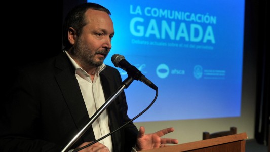 Sabbatella criticó a Macri por nueva ley de medios: "Odia la democracia"