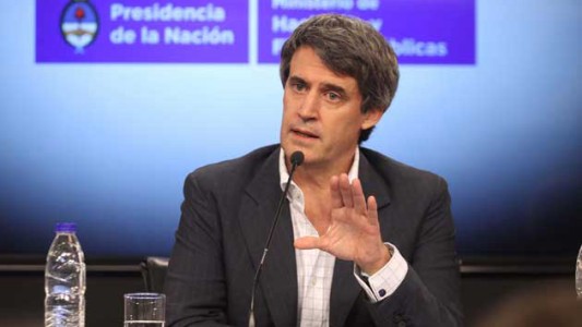 Prat Gay: "Cada sindicato sabrá hasta qué punto puede arriesgar salario a cambio de empleo"