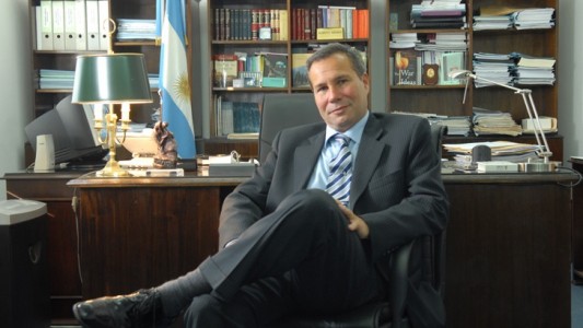 Nisman: el Gobierno ordenó desclasificar toda la documentación pública