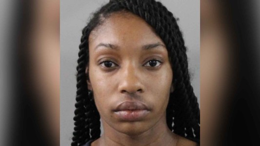 Detuvieron a una maestra tras aparecer en redes un video suyo teniendo sexo con un estudiante