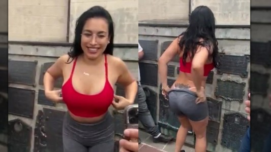 El millonario negocio de la influencer que se desnudó en el Monumento a la Bandera