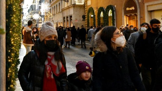 Italia está en una fase "aguda" de la pandemia y el Gobierno evalúa restricciones antes de las fiestas de fin de año