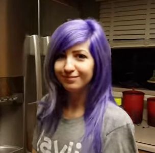 ¿De qué color es el pelo de esta chica?: otra polémica viral