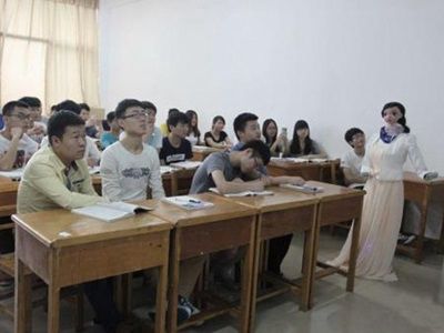 Un robot dictó una clase por primera vez en una universidad