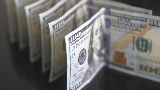 El dólar salta $4 a $205 en la rueda previa al receso navideño