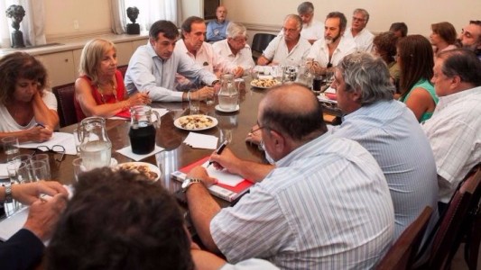 Según el Presidente, las provincias "no pueden poner más de 25%" para el aumento de docentes