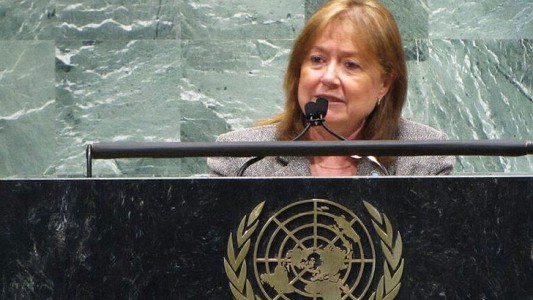 Malcorra reveló "posibilidad" de que Argentina reciba a refugiados sirios