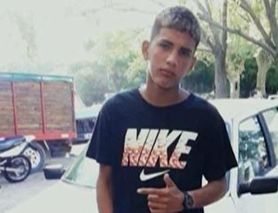Un chico de 16 años fue asesinado a botellazos en Villa Caraza