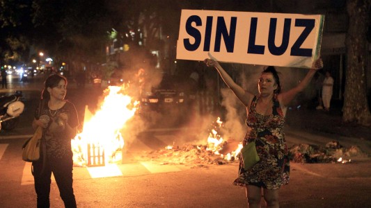 Alrededor de 32 mil usuarios permanecen sin luz en la Ciudad de Buenos Aires y el conurbano