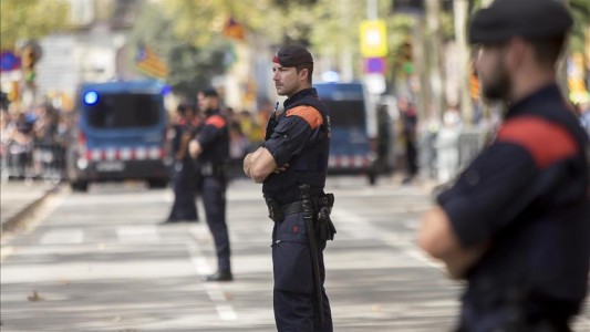 Barcelona: Policías descubrieron por error una orgía de 70 personas
