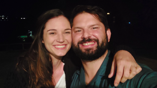 La novia de Boric decidió asumir el rol de Primera Dama para "reformularlo" con visión feminista