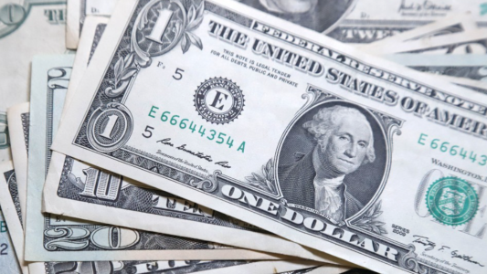 El dolar blue alcanzó un nuevo récord: $211