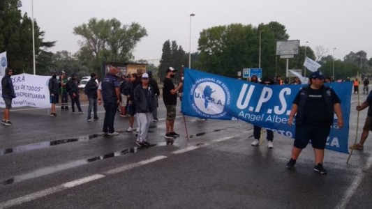 Corte en el acceso al aeropuerto de Ezeiza por protesta de empleados tercerizados
