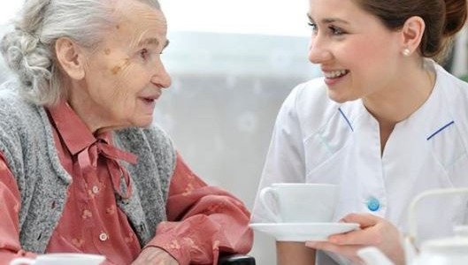 Dónde se estudia para ser cuidador domiciliario de adultos mayores