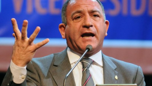 Juez definió la renuncia de Máximo Kirchner a la Presidencia del bloque como "un acto de cobardía"