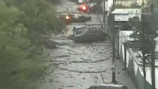 Trágico aluvión en Ecuador: al menos 21 personas murieron en Quito - #FlashChat